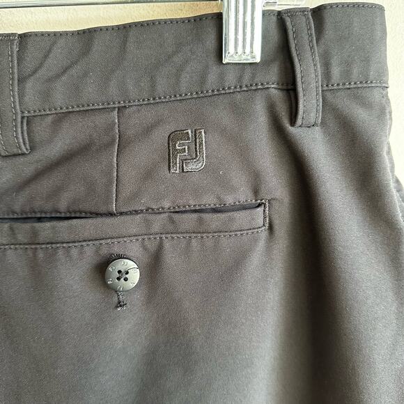 Footjoy 10 inch Stretch Flat Front Golf Short Black 36 - Picture 5 of 9